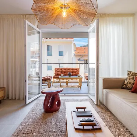 Spacious With Terrace And Parking Nice