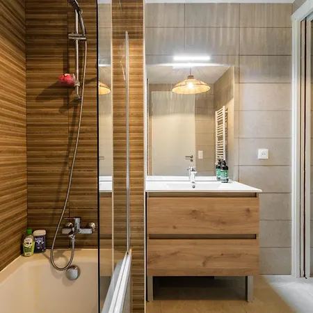 Apartmán Spacious With Terrace And Parking *