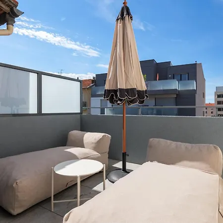 Spacious With Terrace And Parking *