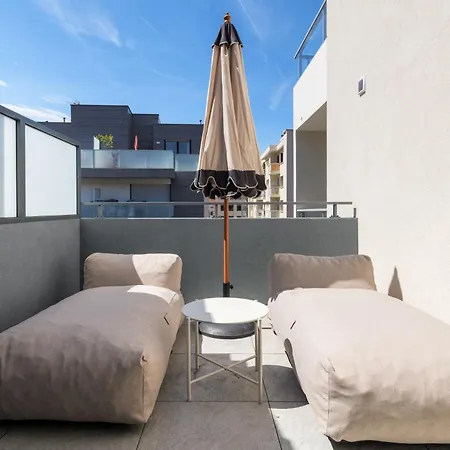 Spacious With Terrace And Parking
