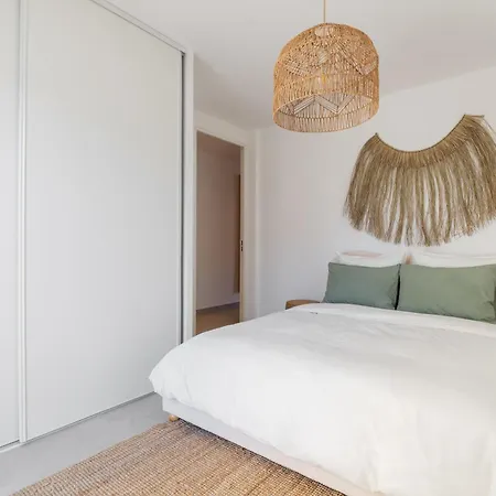 Spacious With Terrace And Parking *